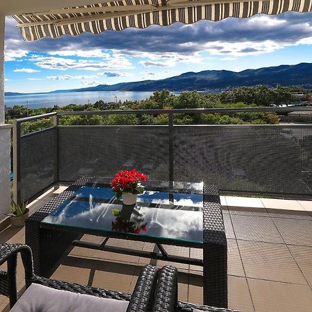 Apartment Leon - Sea View Рієка Екстер'єр фото